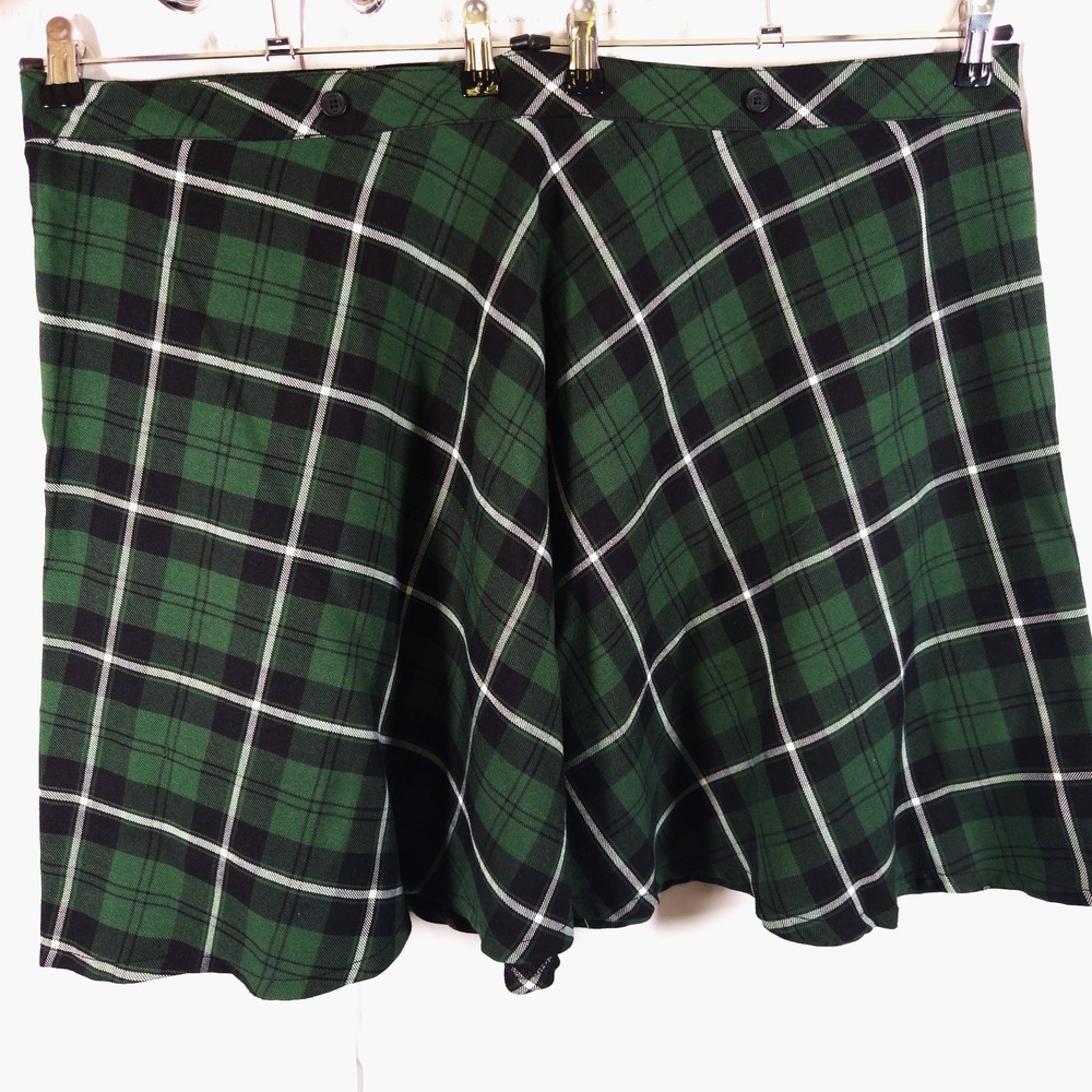 Tripp‎ NYC Green Black Plaid Knee Skirt Tagged 4 Measures 47x23